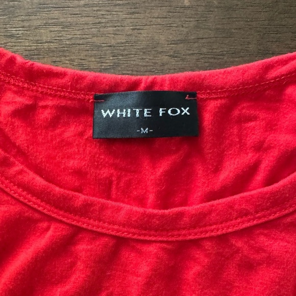 White Fox Boutique Too Blessed Tee Red EUC Size M - Picture 4 of 6